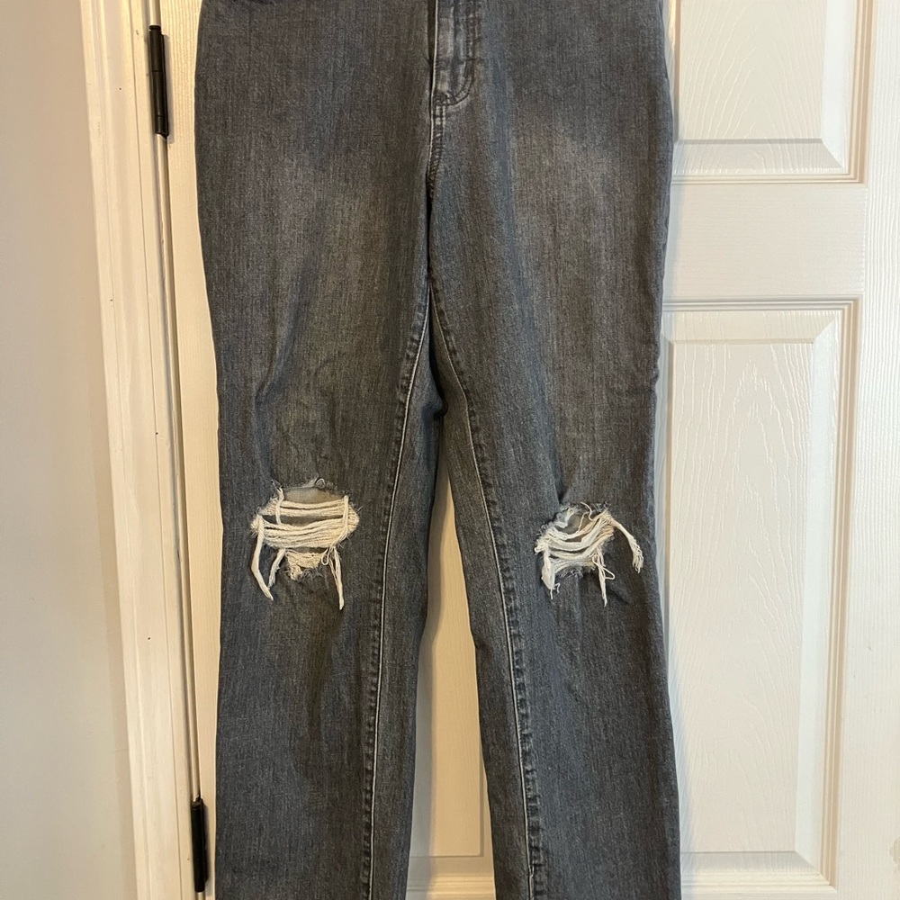 Universal Thread Jeans Womens 6/28R Vintage Straight Gray Distressed